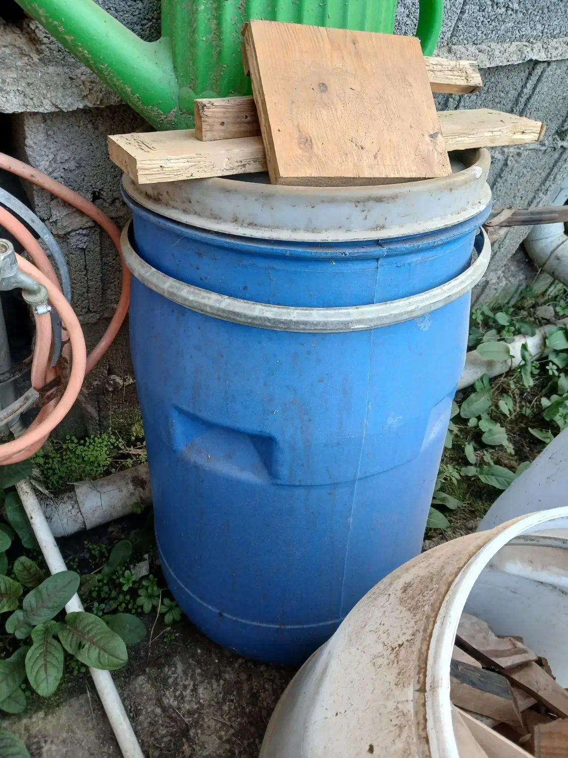 دبه  ۱۲۰ لیتر ۸۰ لیتر|ظروف نگهدارنده، پلاستیکی، یک‌بارمصرف|فومن, |دیوار