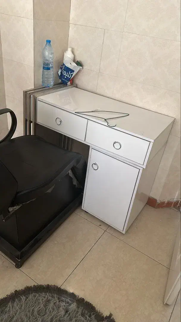 تخت مژه فروش فوری به علت کمبود جا|آرایشگاه و سالنهای زیبایی|تهران, باشگاه نفت|دیوار