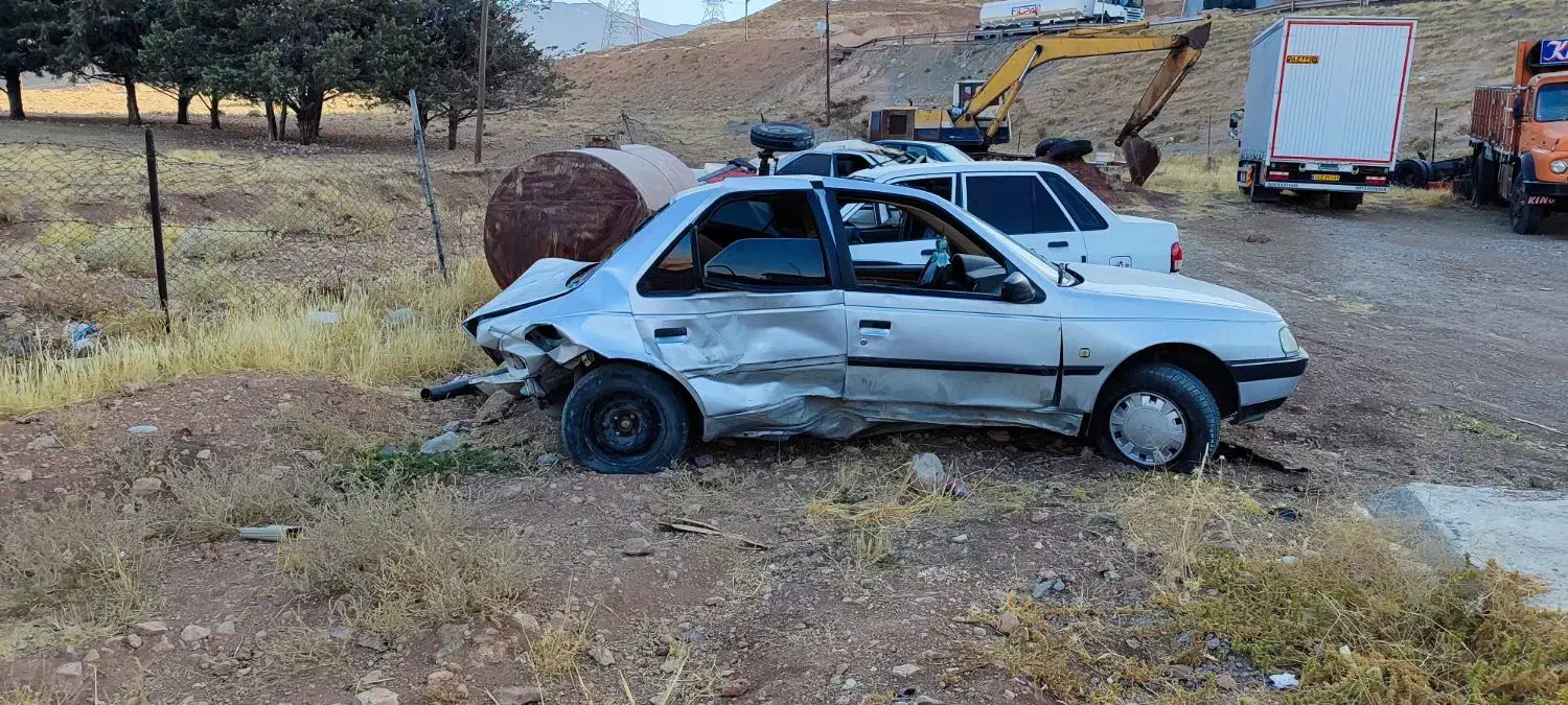 پژو ۴۰۵ تصادفی|خودرو سواری و وانت|بروجرد, |دیوار