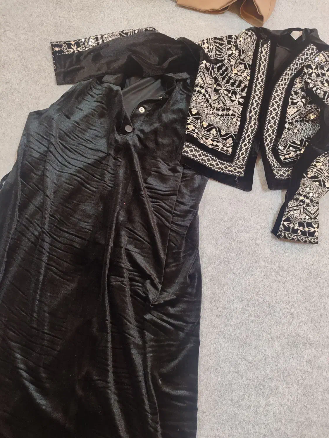 مانتو نو|لباس|یاسوج, |دیوار