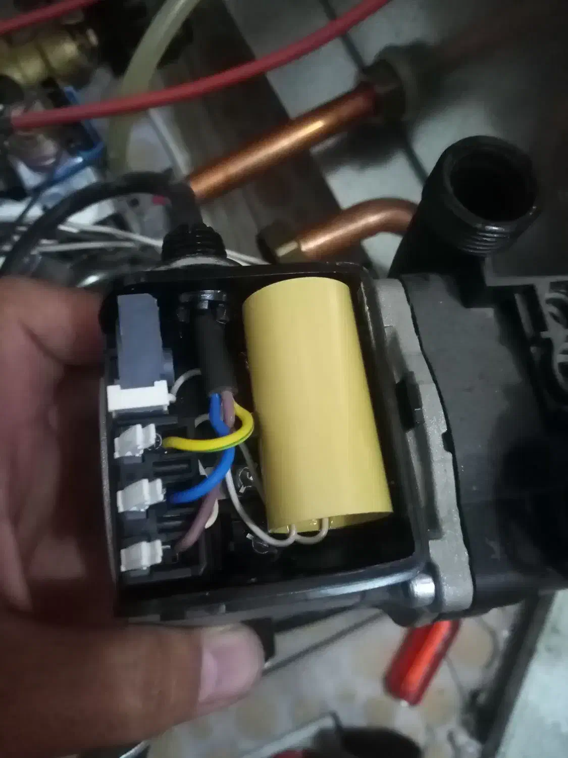 تعمیرات پکیج،سرویس پکیج،تعمیر و نصب رادیاتور|خدمات پیشه و مهارت|همدان, |دیوار