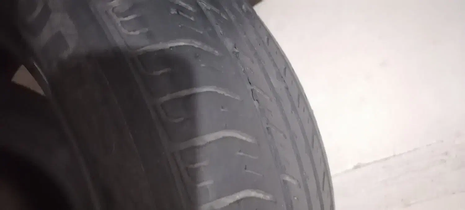 لاستیک هنکوک 405|قطعات یدکی و لوازم جانبی|گنبد کاووس, |دیوار