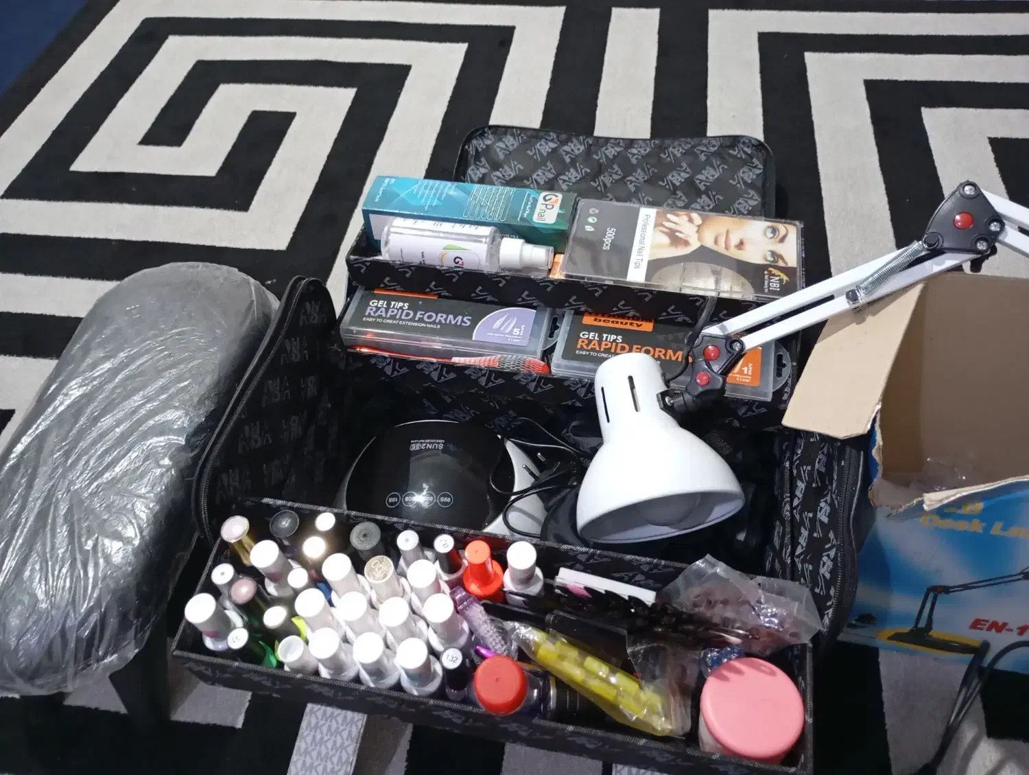 وسایل کاشت ناخن|آرایشگاه و سالن‌های زیبایی|امیدیه, |دیوار