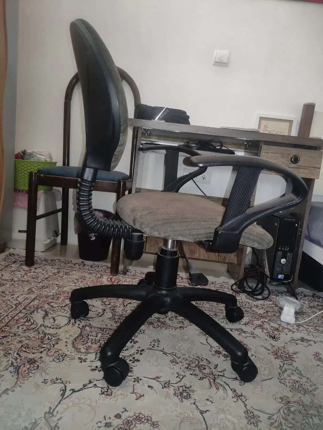 صندلی چرخان|میز تحریر و کامپیوتر|بجنورد, |دیوار