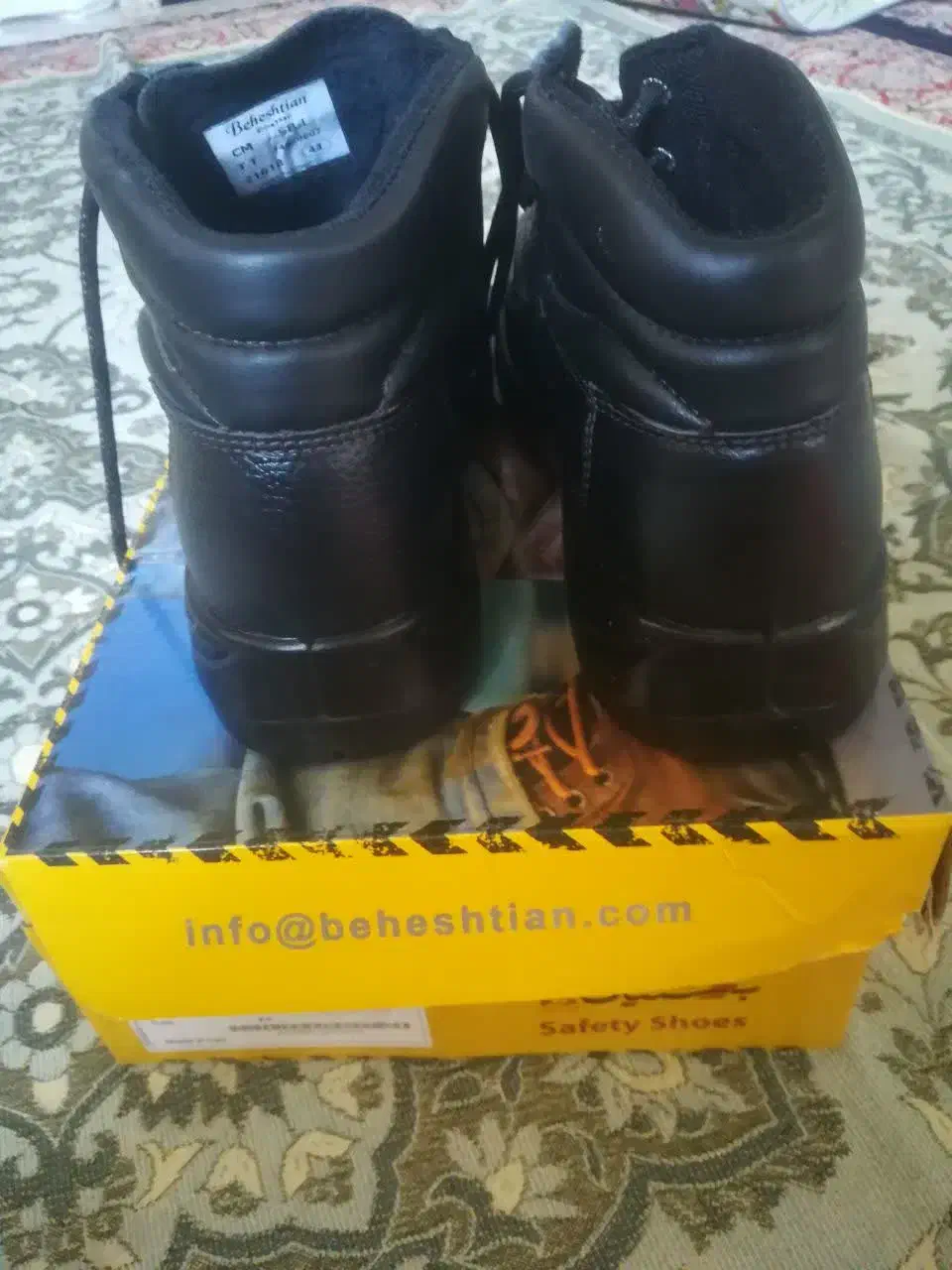 کفش بهشتیان|کیف، کفش، کمربند|شاهین‌شهر, شهرک میلاد|دیوار