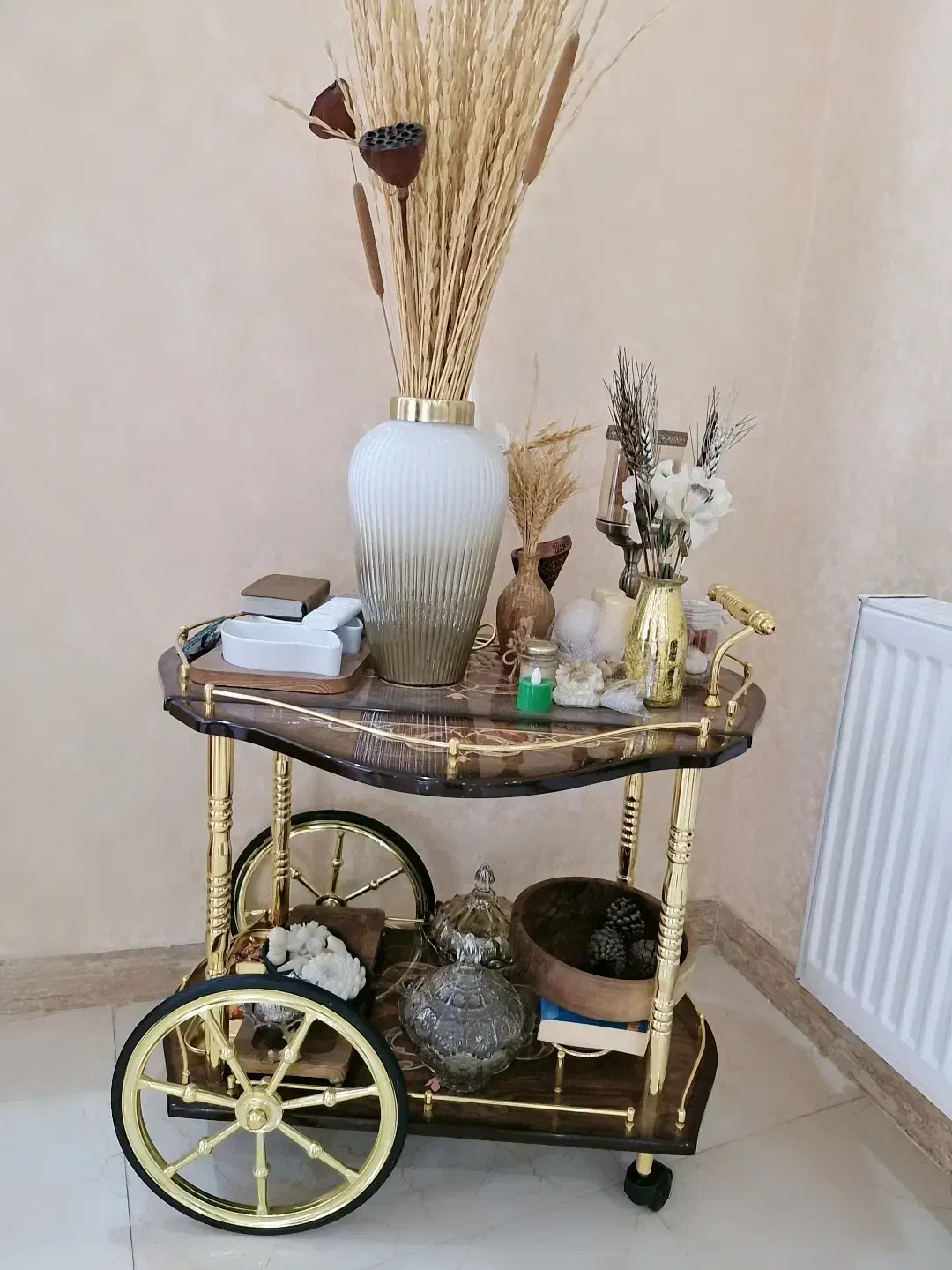 فروش میز مهمان چرخ دار و میز آرایش|مبلمان خانگی و میز عسلی|رشت, گلزاران|دیوار