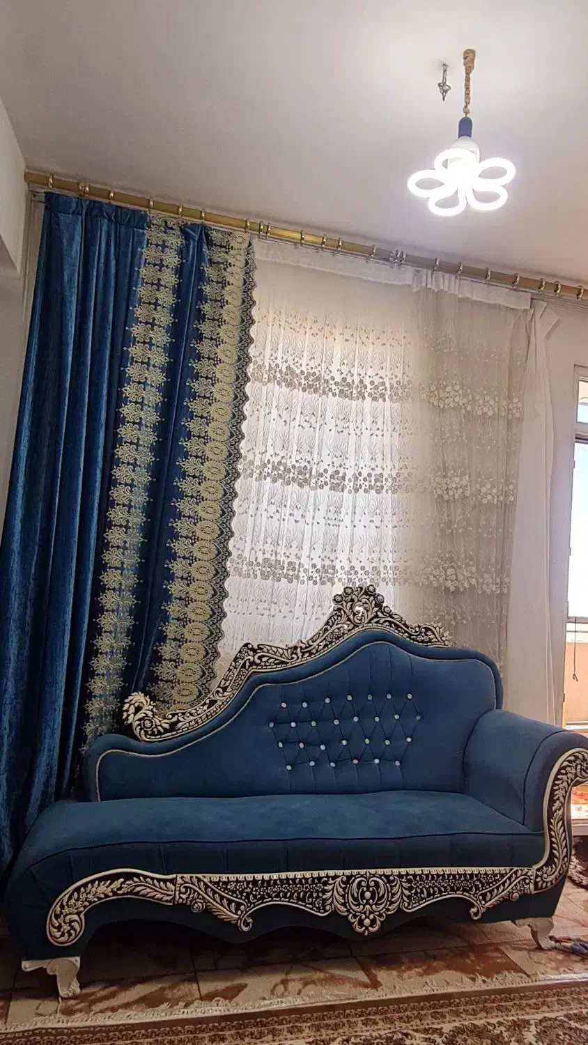 مبل ۸نفره همراه شال مدرن وعسلی|مبلمان خانگی و میز عسلی|صحنه, |دیوار