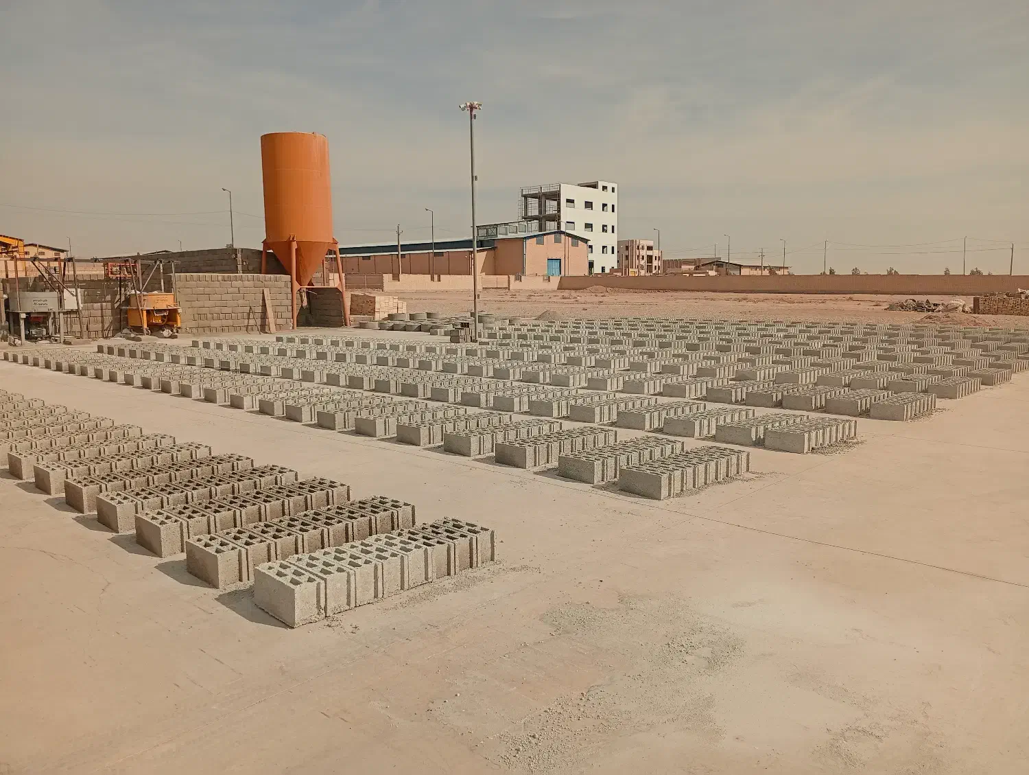 تولید بلوک سبک پوکه ای ، پومیس ، سیمانی و جدول|مصالح و تجهیزات ساختمان|پاکدشت, پاکدشت (مامازند)|دیوار