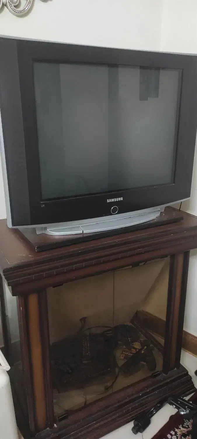 فروش تلویزیون و میز تلویزیون|تلویزیون و پروژکتور|بیرجند, |دیوار