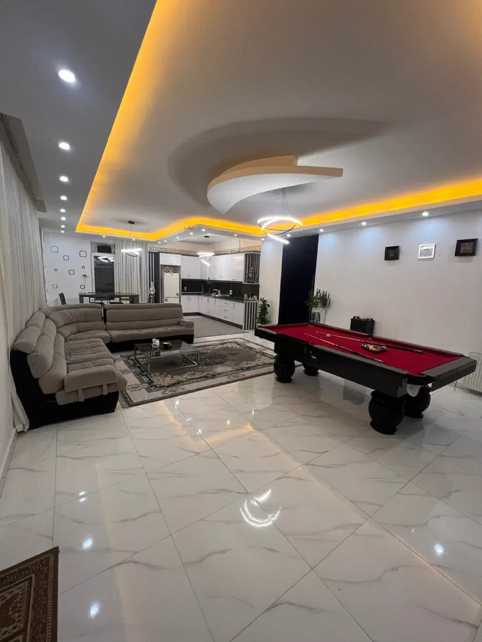 اجاره باغ ویلا استخر بزرگ آبگرم تمیز کردان سهیلیه|اجارهٔ کوتاه‌مدت ویلا و باغ|کرج, چمن|دیوار