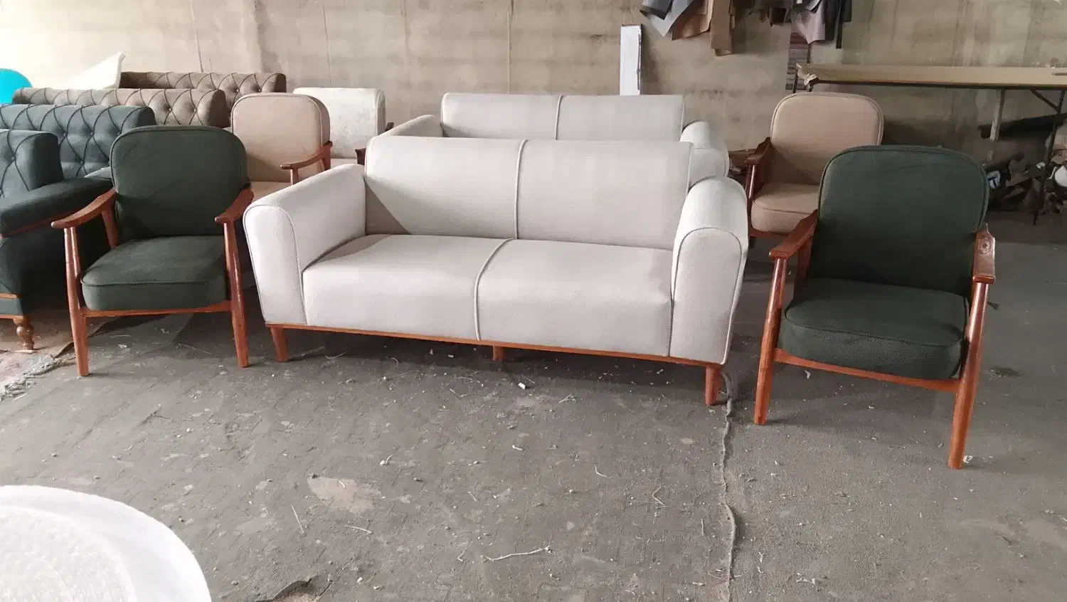 مبل شاگردساده|صندلی و نیمکت|مشهد, شیرحصار|دیوار