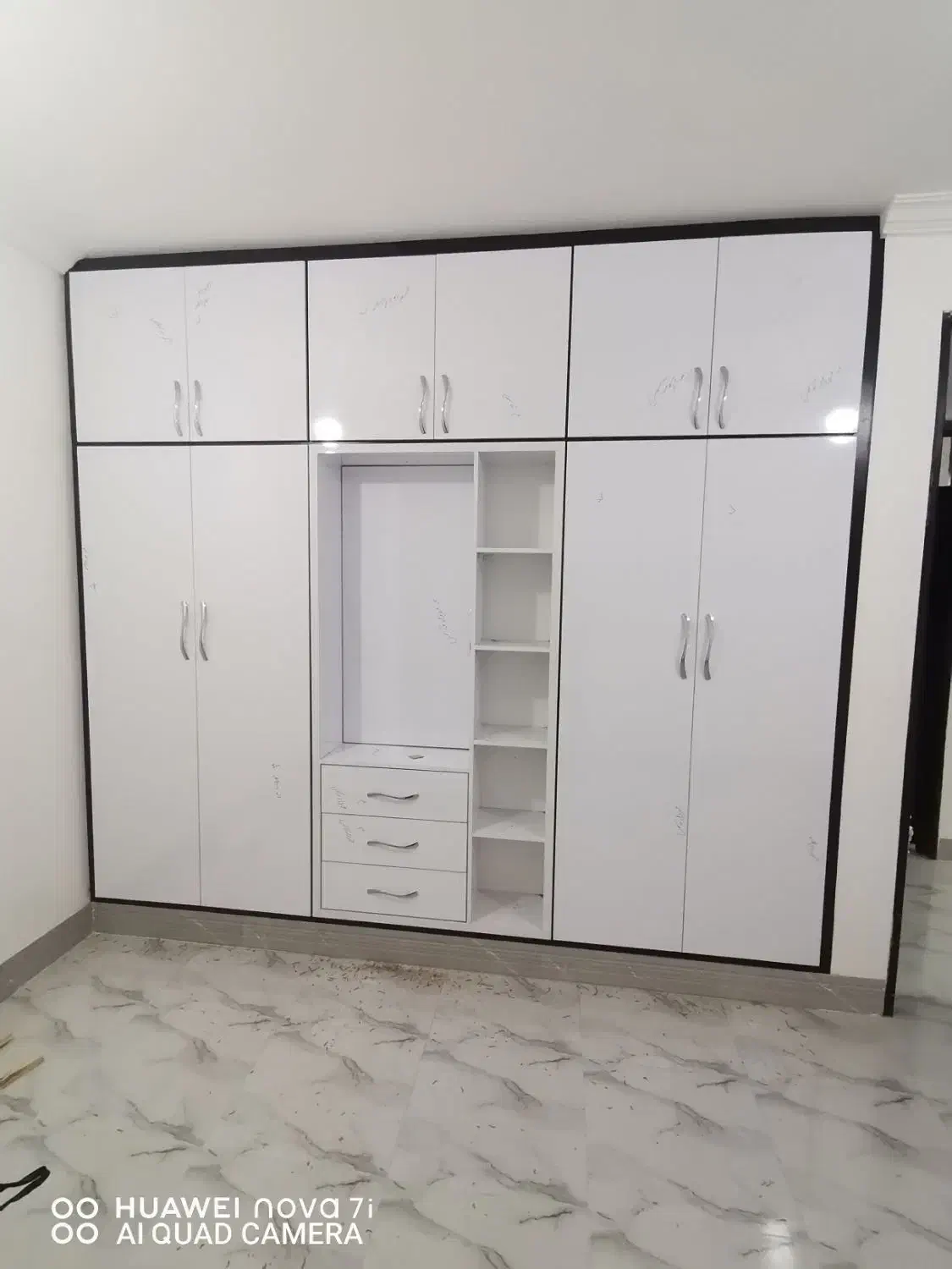 ساخت انواع کمد دیواری و کابینت|جاکفشی، کمد، دراور|برازجان, |دیوار