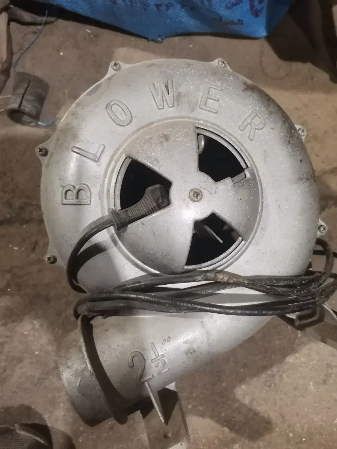 فن بلوور|پنکه و تصفیه‌کنندهٔ هوا|طبس, |دیوار