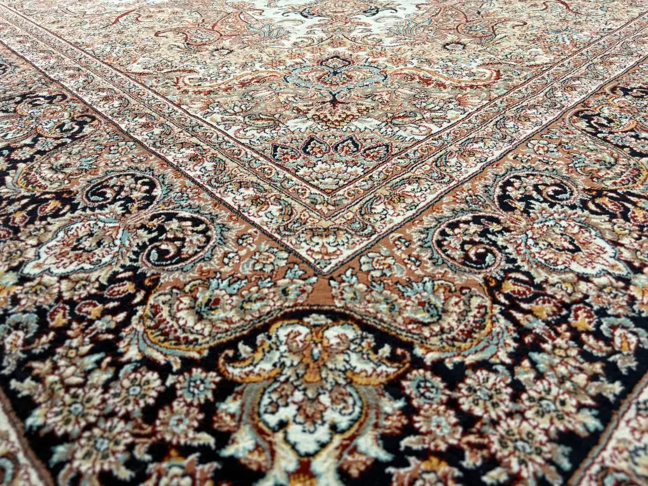 فرش 9 متری گردویی|فرش|فلاورجان, |دیوار