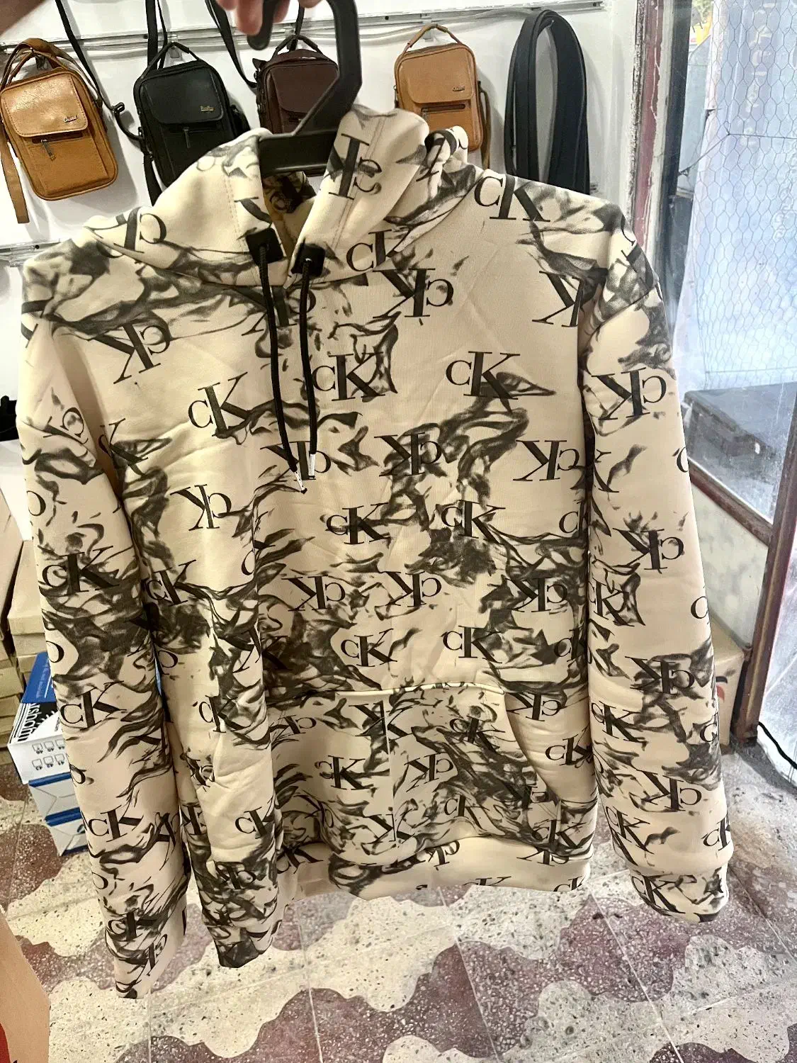 هودی زیبا نو نو استفاده نشده سایز xl|لباس|کازرون, |دیوار