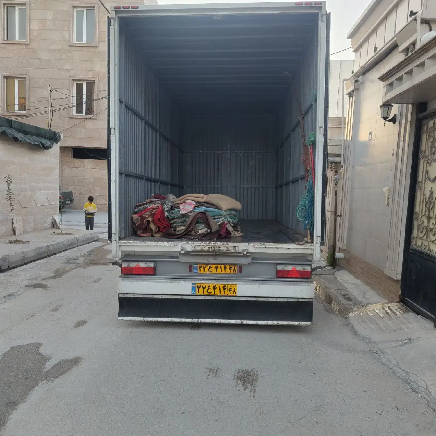 حمل اسباب منزل جابجایی با کارگر ماهر با تخفیف ویژه|خدمات حمل و نقل|بوشهر, |دیوار