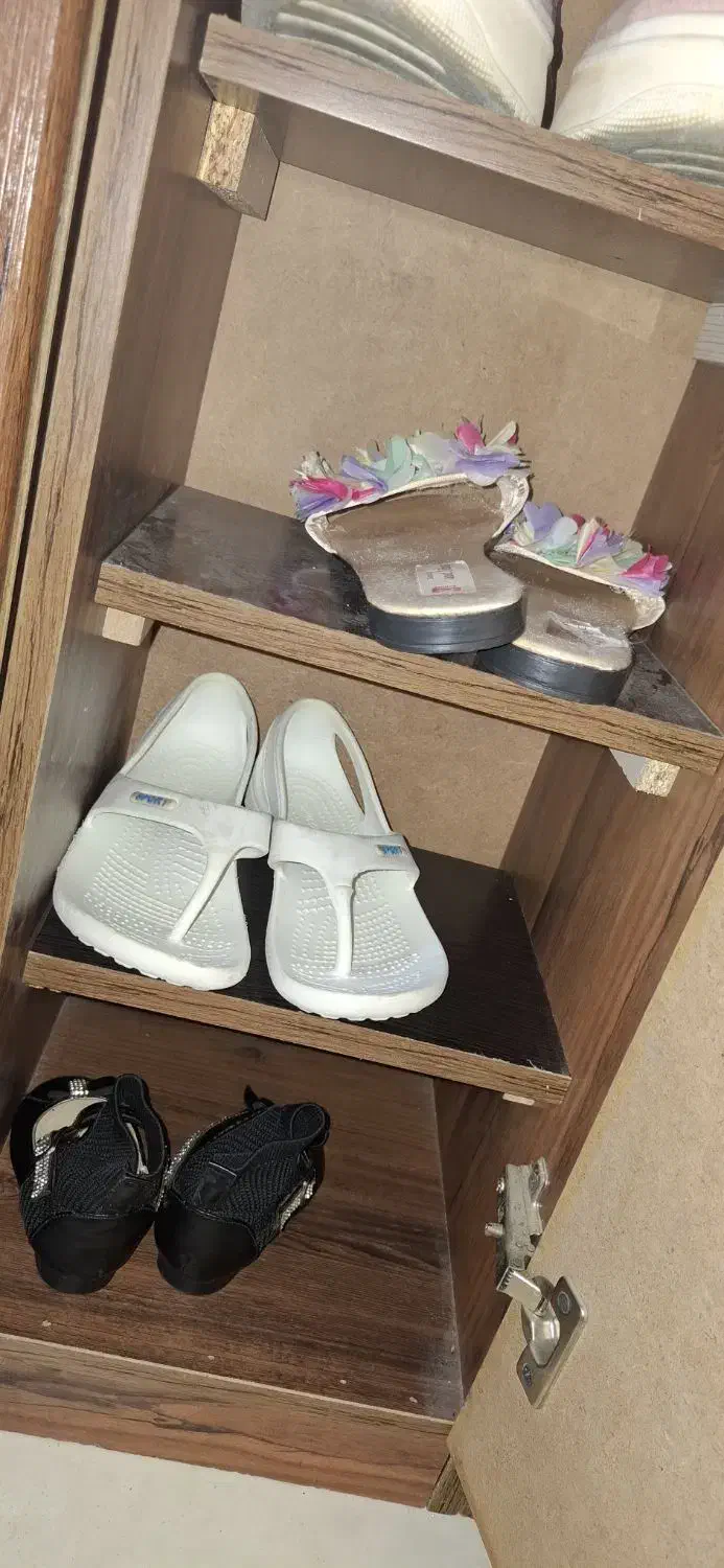 جاکفشی|جاکفشی، کمد، دراور|رشت, استقامت ۲|دیوار