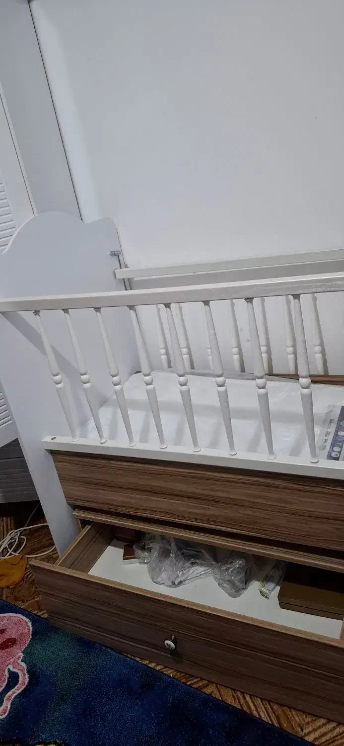 تخت گهواره ای کنار مادر نو تا،6 سال و تشک بازی و..|تخت و سرویس خواب|بندر انزلی, ساحل قو|دیوار