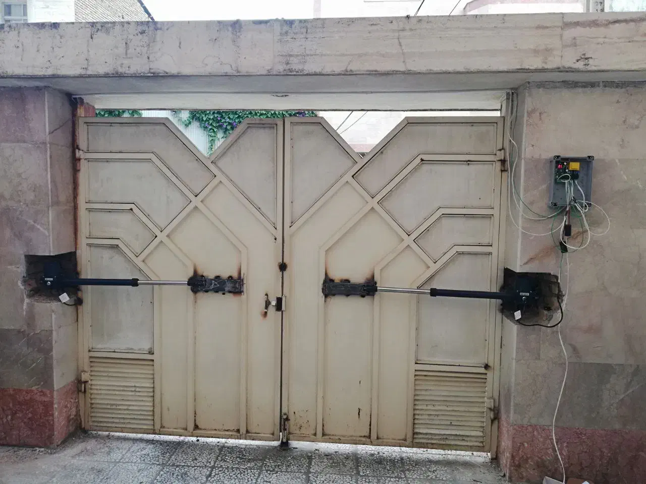 نصب جک پارکینگی جک برقی|خدمات پیشه و مهارت|گرگان, |دیوار