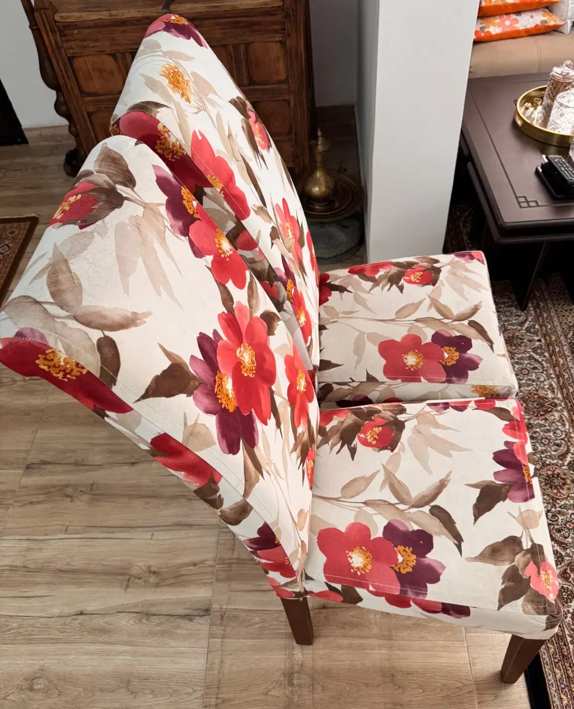 صندلی|میز و صندلی غذاخوری|لاهیجان, لیالستان|دیوار