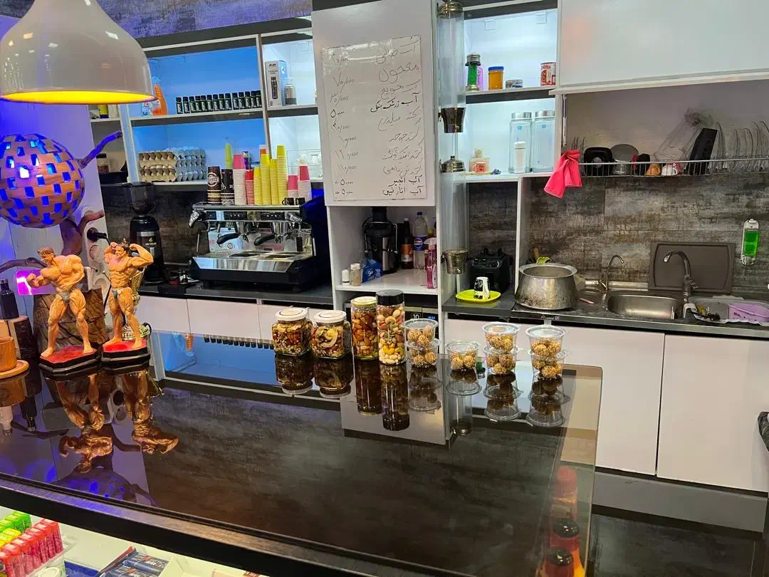 بوفه باشگاه اجاره داده می‌شود|اجارهٔ مغازه و غرفه|شیراز, شهرک فرهنگیان|دیوار