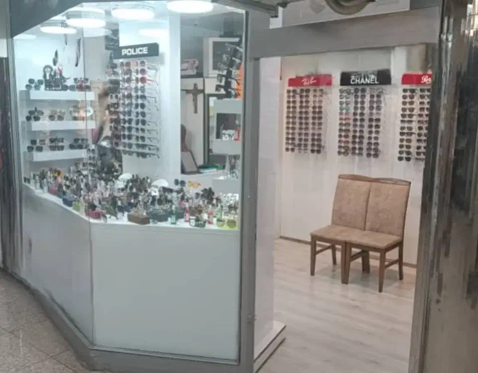 ویترین جلو مغازه و پیشخوان و باکس در حد نو|فروشگاه و مغازه|تبریز, |دیوار