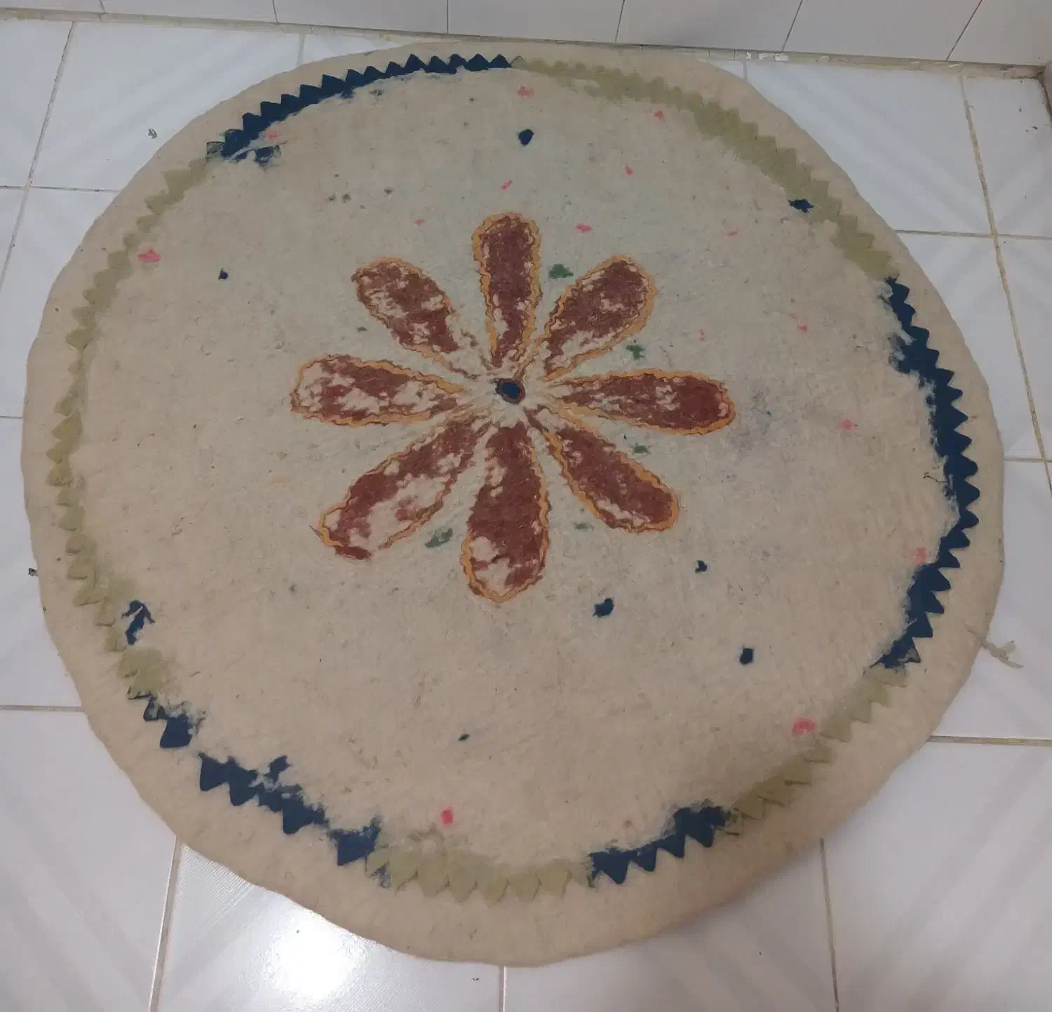 زیرمنقلی نمدی سفید|فرش|شهرکرد, |دیوار