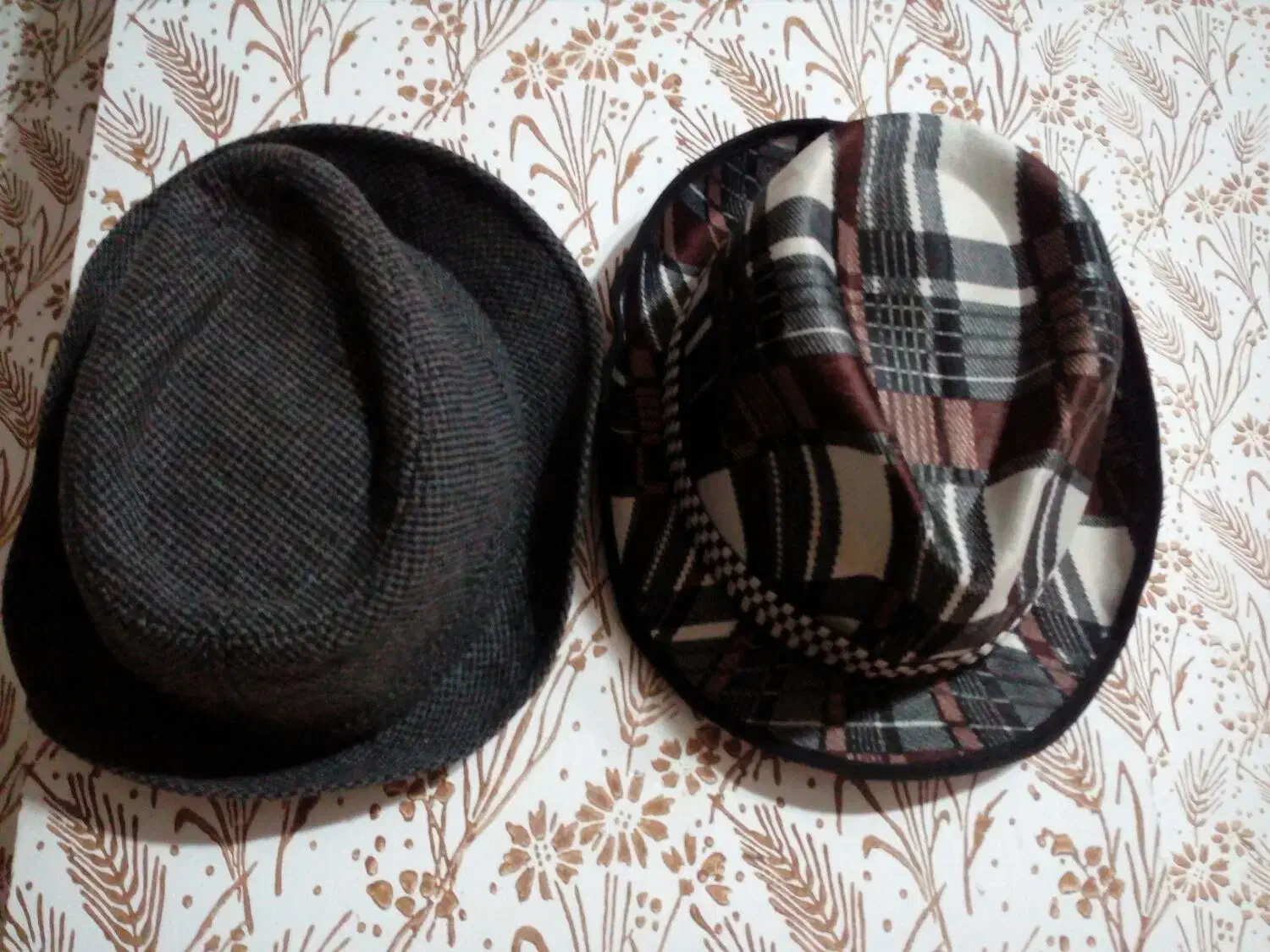 کلاه شاپو|لباس|رشت, جانبازان|دیوار