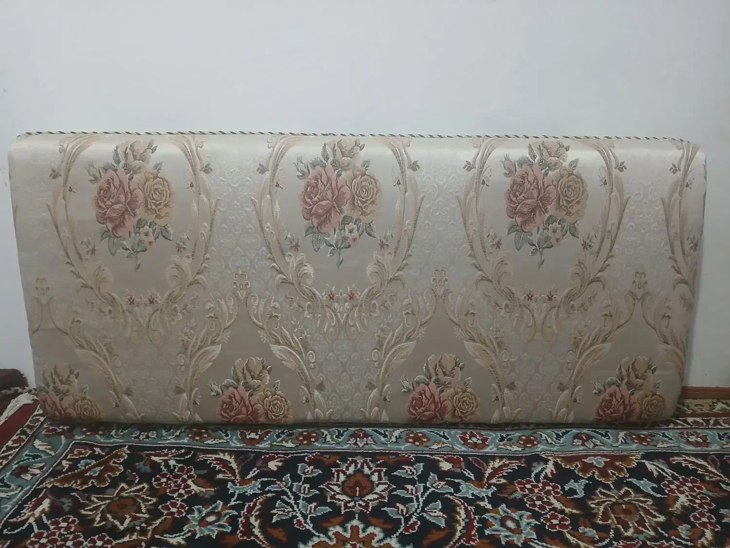 پشتی سالم|پشتی|قروه, |دیوار