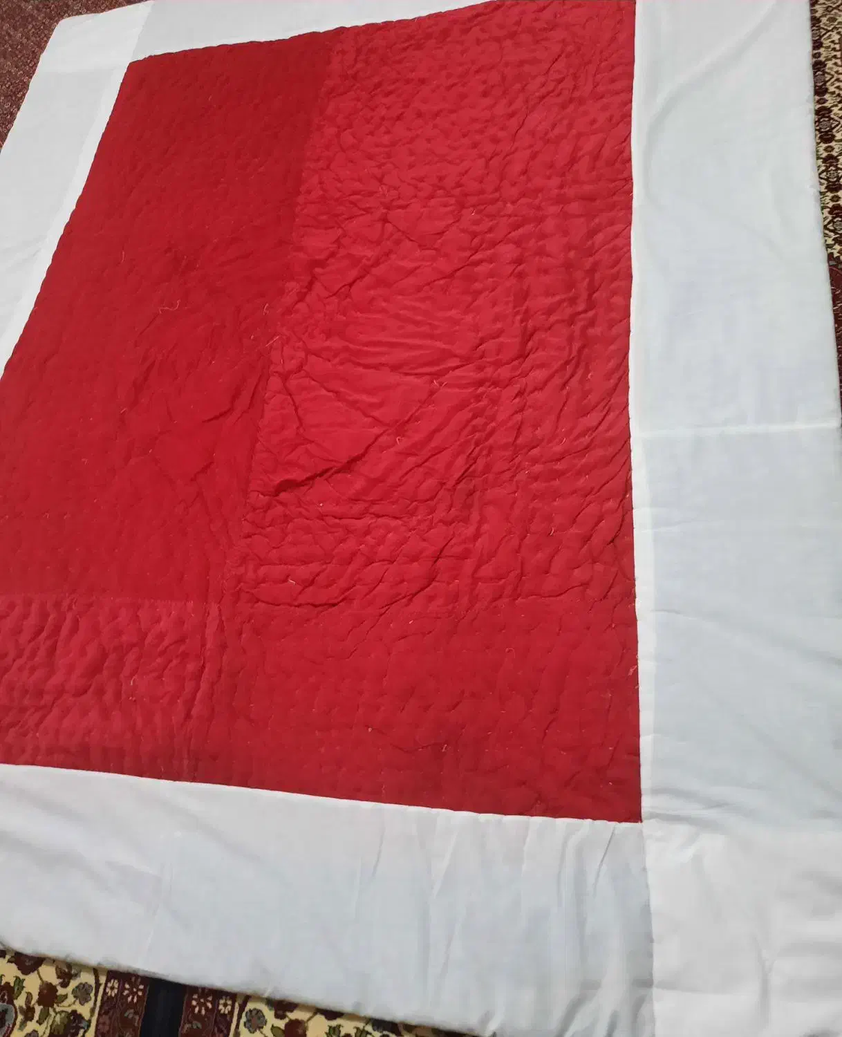 لحاف|رختخواب، بالش، پتو|کبودرآهنگ, |دیوار