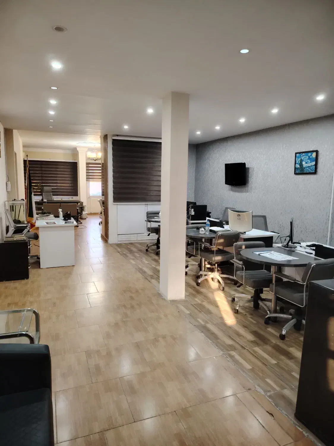 واحد 150 متری با راه پله اختصاصی|اجارهٔ دفتر کار، اتاق اداری، مطب|رشت, چله خانه|دیوار