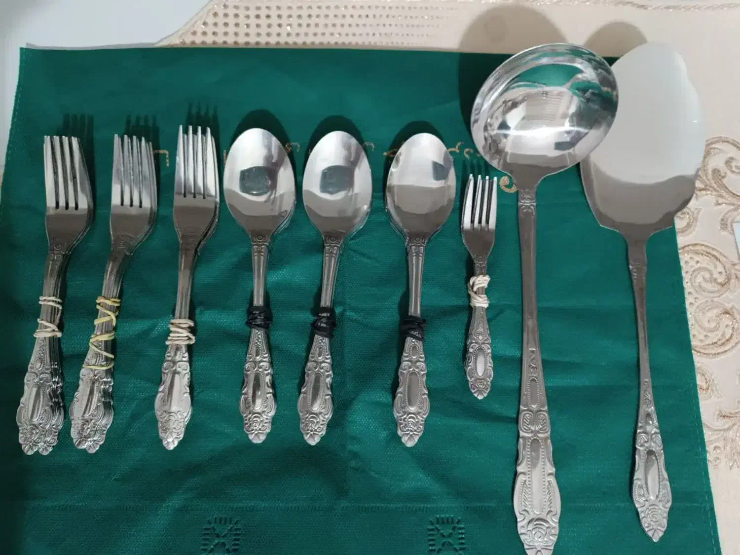 قاشق و چنگال|ظروف سرو و پذیرایی|قنوات, |دیوار