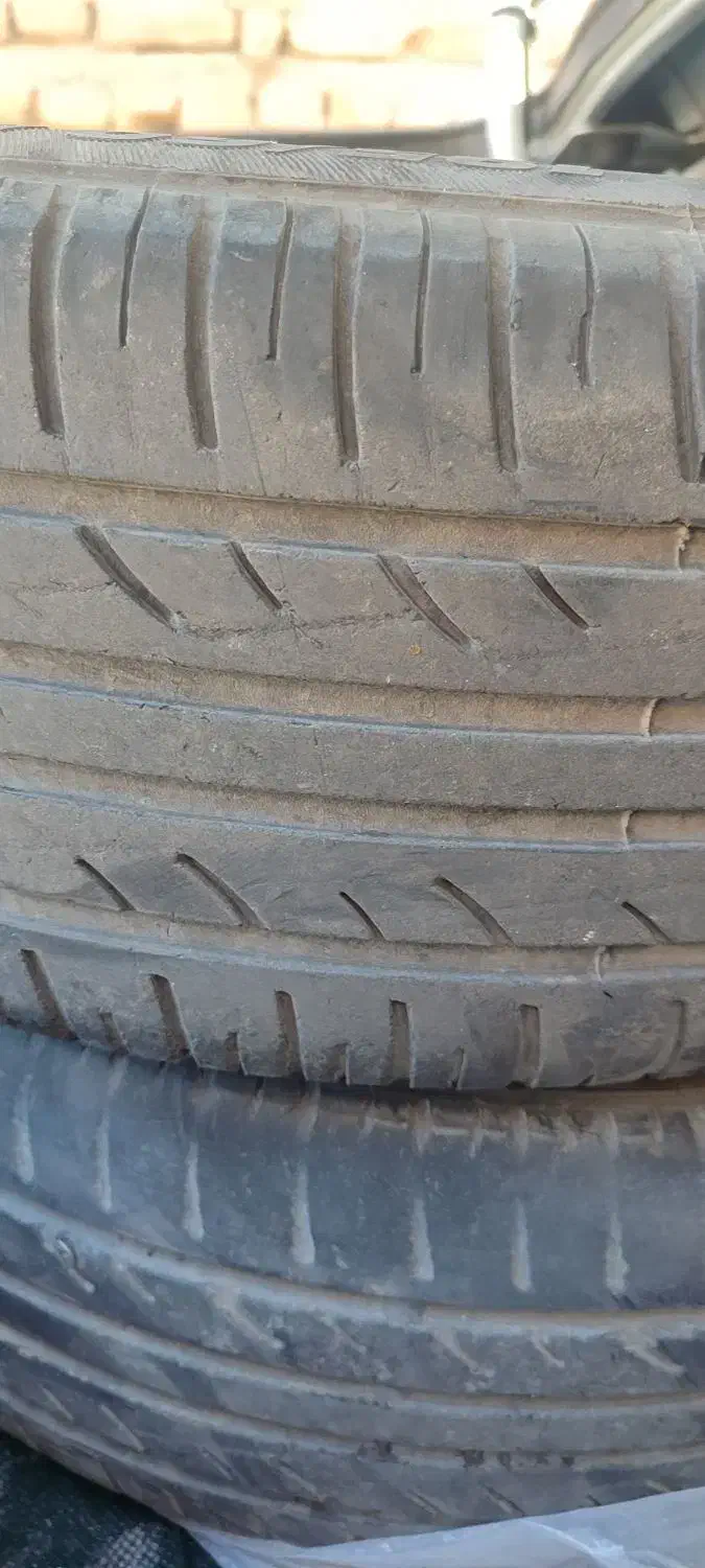 لاستیک کار کرده 16|قطعات یدکی و لوازم جانبی|میان ولایت, |دیوار