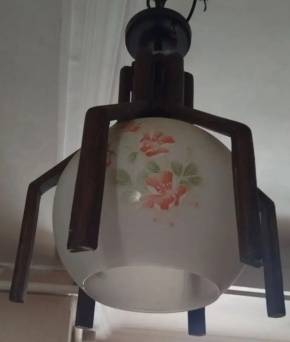 لوستر چوبی خارجی قدیمی سالم|لوستر و چراغ آویز|گرگان, |دیوار