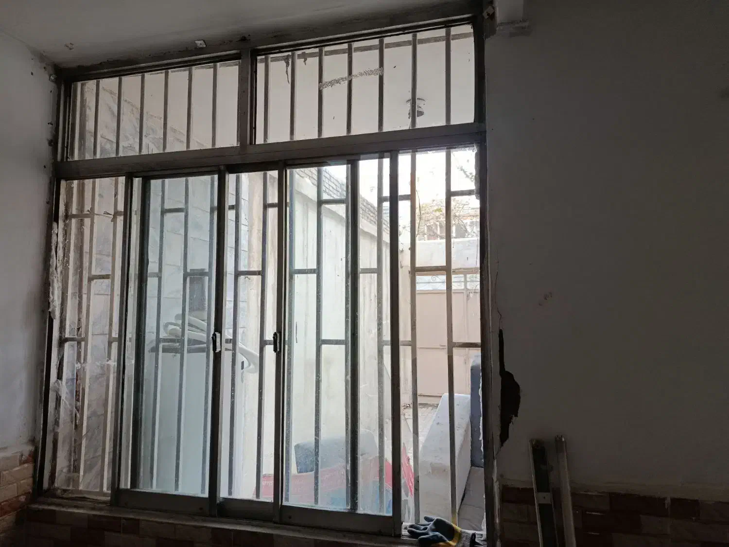 پنجره و درب  آلمینیوم و آهن|مصالح و تجهیزات ساختمان|مشهد, توس (بلوار توس)|دیوار