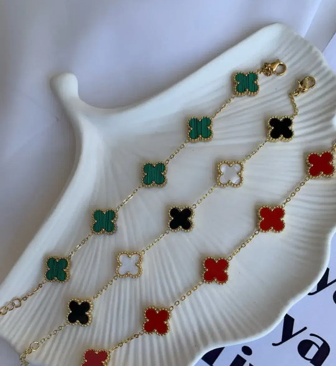 دستبند ونکلیف|بدلیجات|قم, انسجام|دیوار