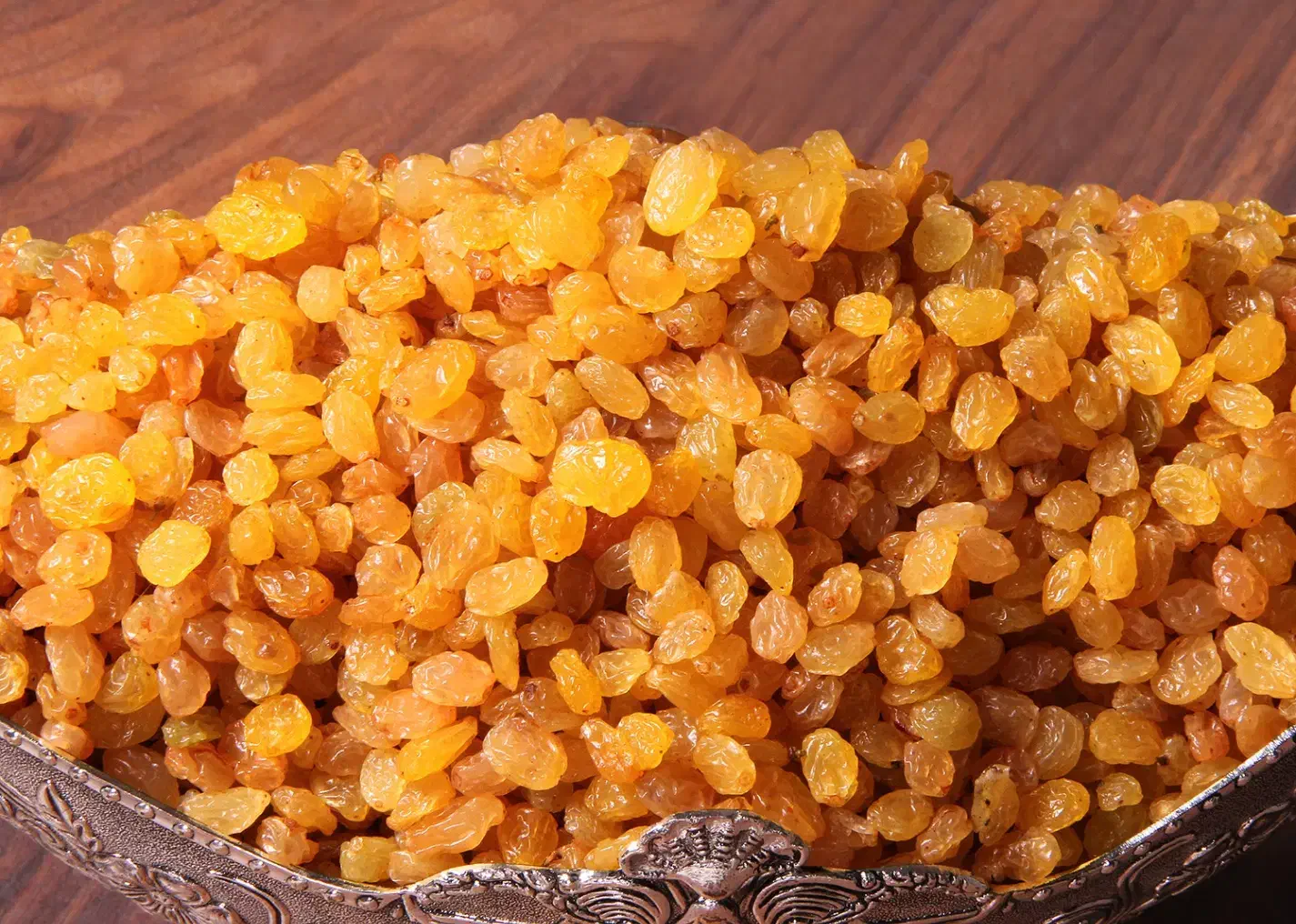 خدمات شستشو و بسته بندی انواع کشمش|ماشین‌آلات صنعتی|بناب, |دیوار