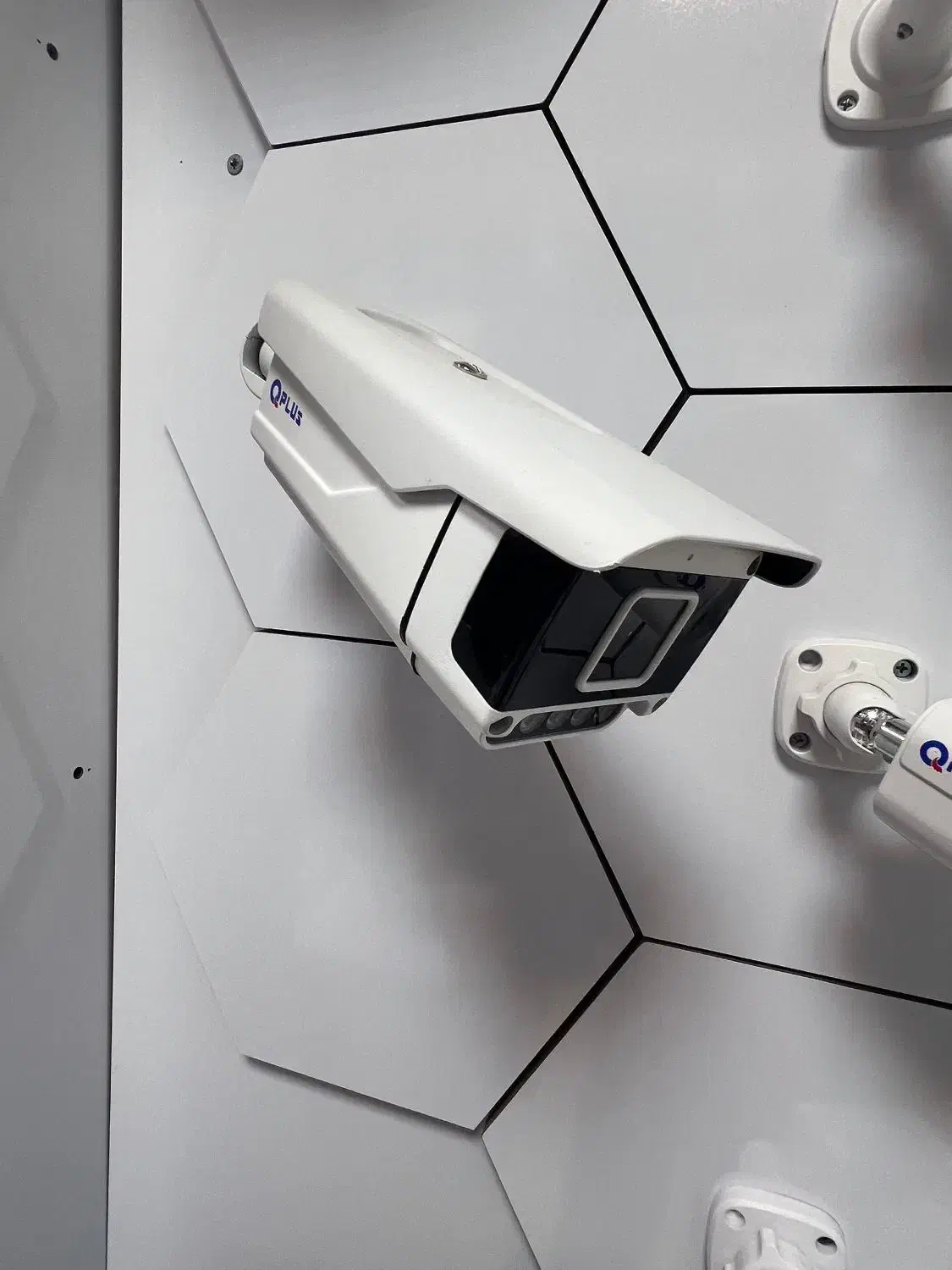 فروشگاه دوربین مداربسته آیوار|دوربین مداربسته|پارسآباد, |دیوار