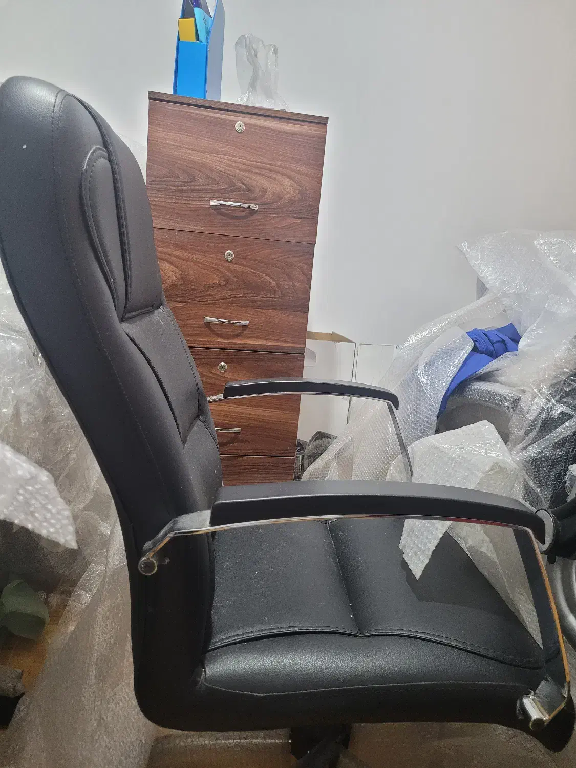 صندلی اداری عیاران|دفتر کار|رشت, دیلمان|دیوار