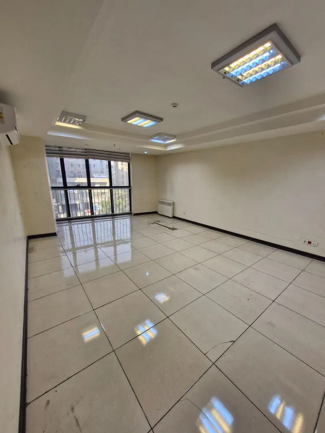 ۸۵متری صادقیه نورگیر|اجارهٔ دفتر کار، اتاق اداری، مطب|تهران, صادقیه|دیوار