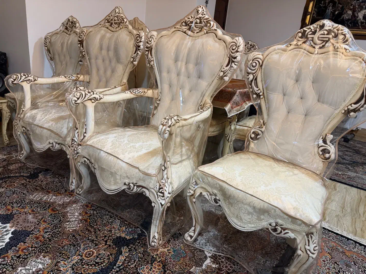 مبل کلاسیک بهمراه میز ناهار خوری|مبلمان خانگی و میز عسلی|قائم‌شهر, |دیوار