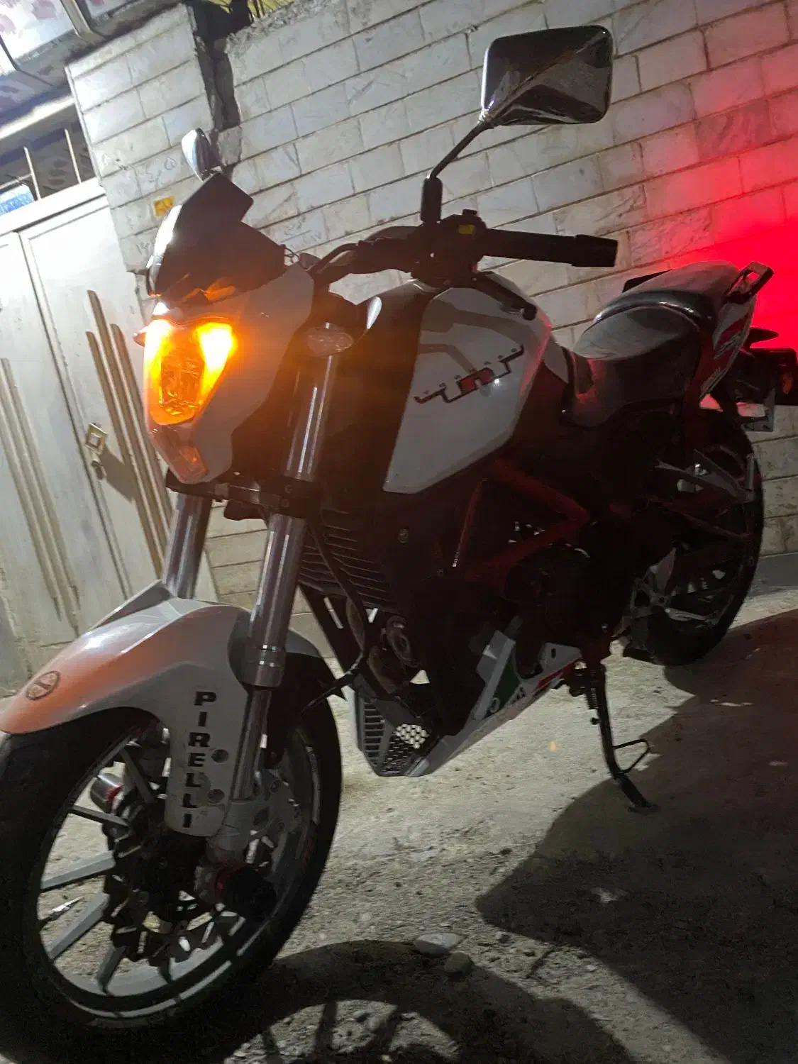 بنلی 250|موتورسیکلت|رشت, کوی قدس|دیوار