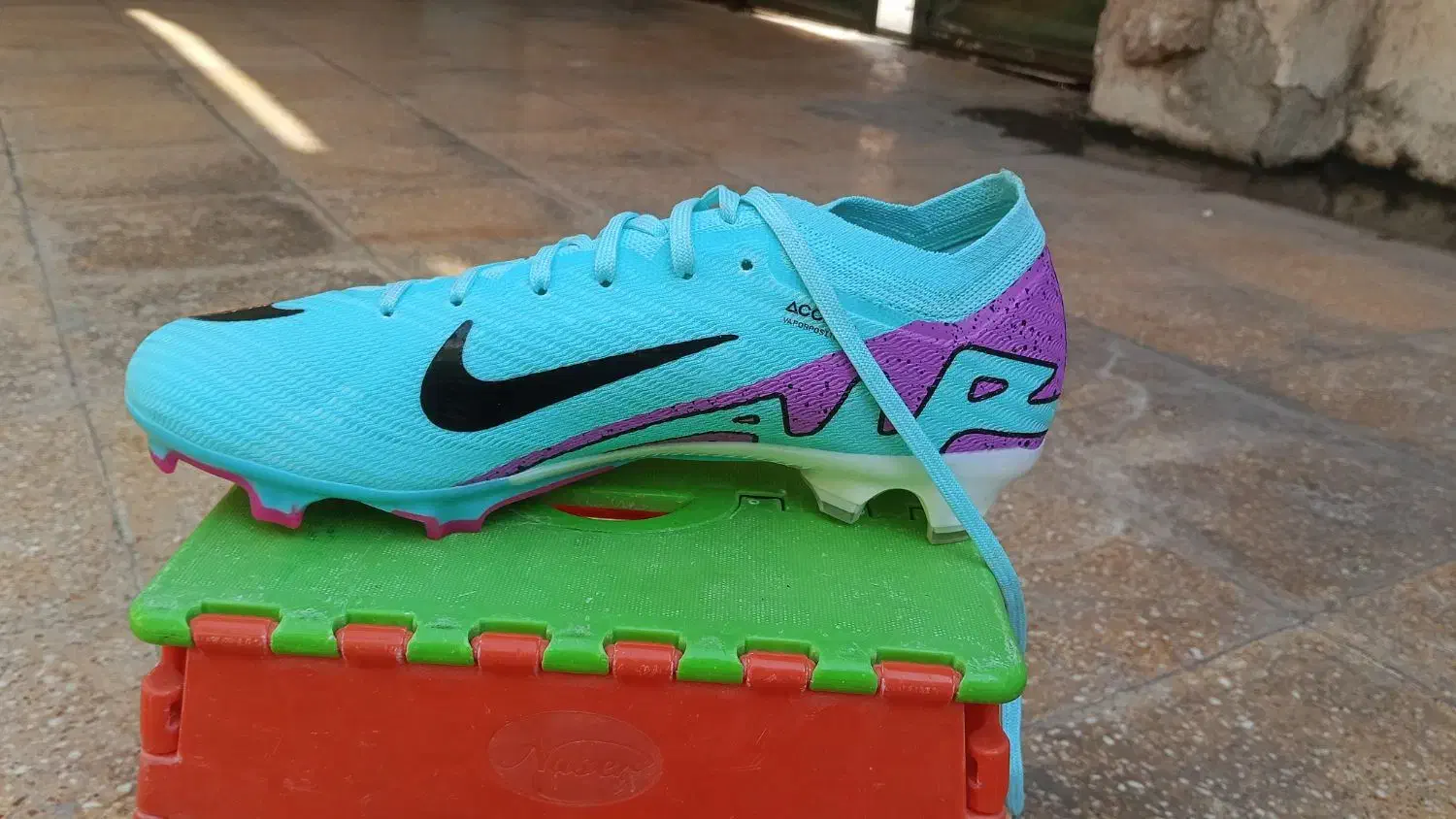 کفش فوتبال نایک ( آرزوم)|کیف، کفش، کمربند|چمران, |دیوار