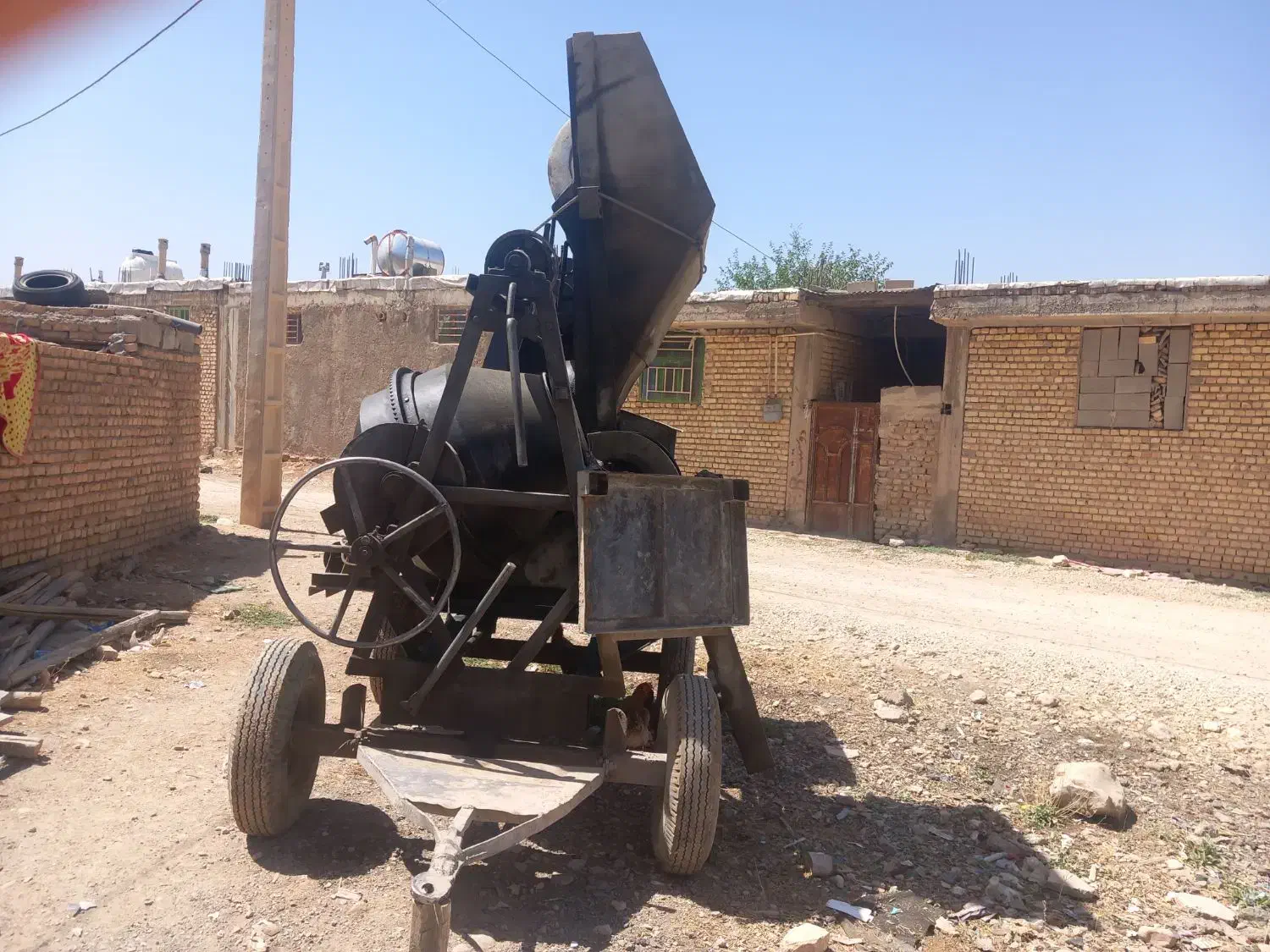 بتن ریزی با دستگاه خلاطه|خدمات پیشه و مهارت|خمیر, |دیوار