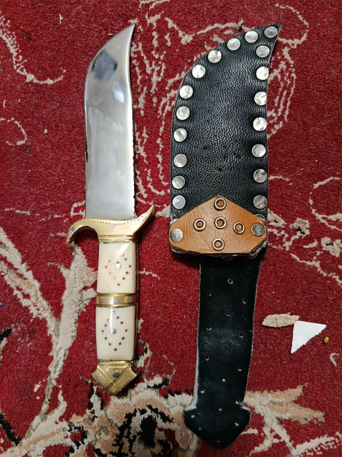 چاقو|کلکسیون اشیاء عتیقه|مشهد, سیس‌آباد|دیوار