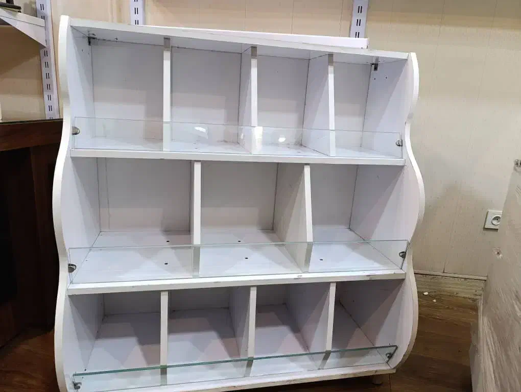 قفسه شکلات و خشکبار|فروشگاه و مغازه|رشت, پیرسرا|دیوار