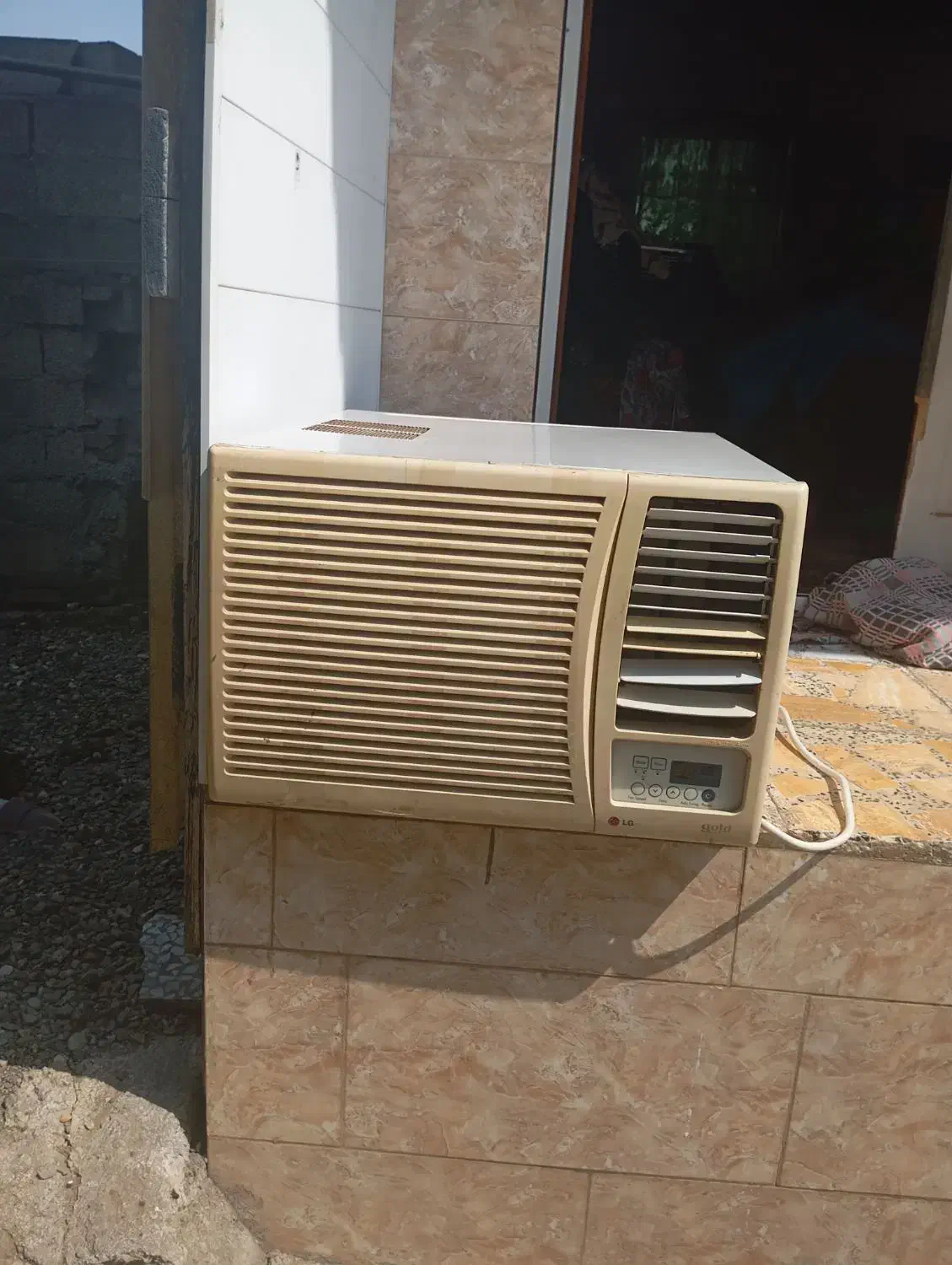 کولر گازی پنجرهای|کولر گازی و فنکوئل|رشت, سلیمانداراب|دیوار