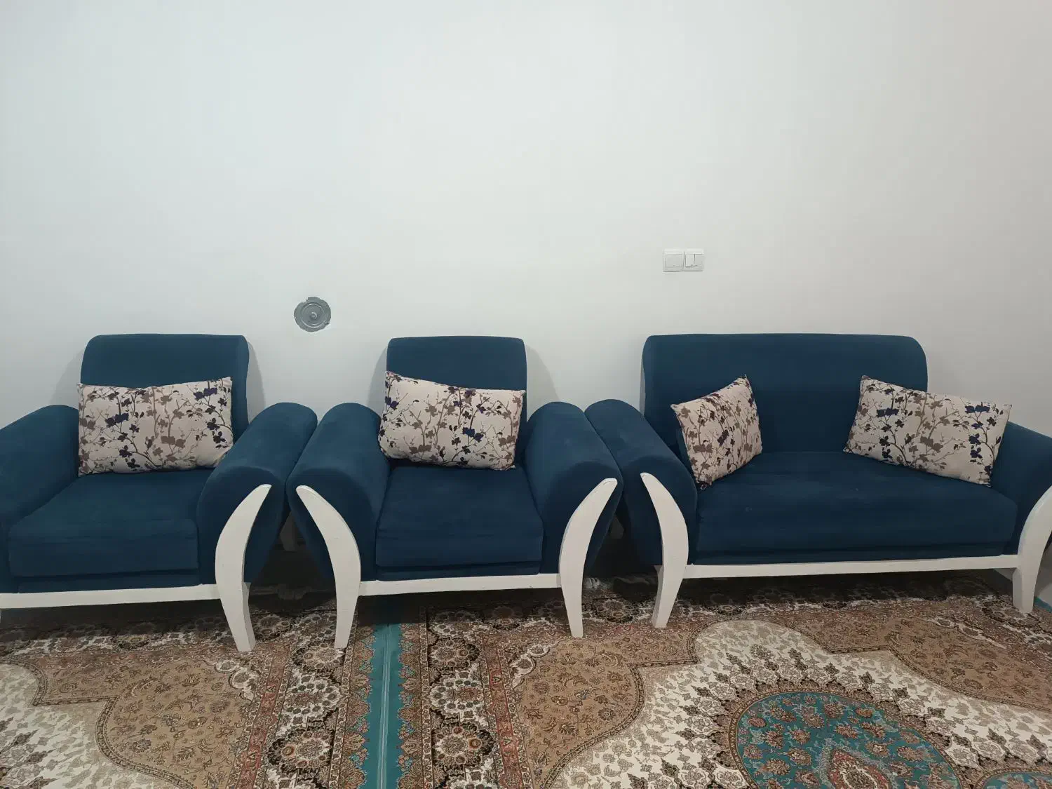مبل 7نفره با میز بزرگ و 3عدد گل میز و میز تلویزیون|مبلمان خانگی و میز عسلی|شیراز, سعدیه جنوبی|دیوار