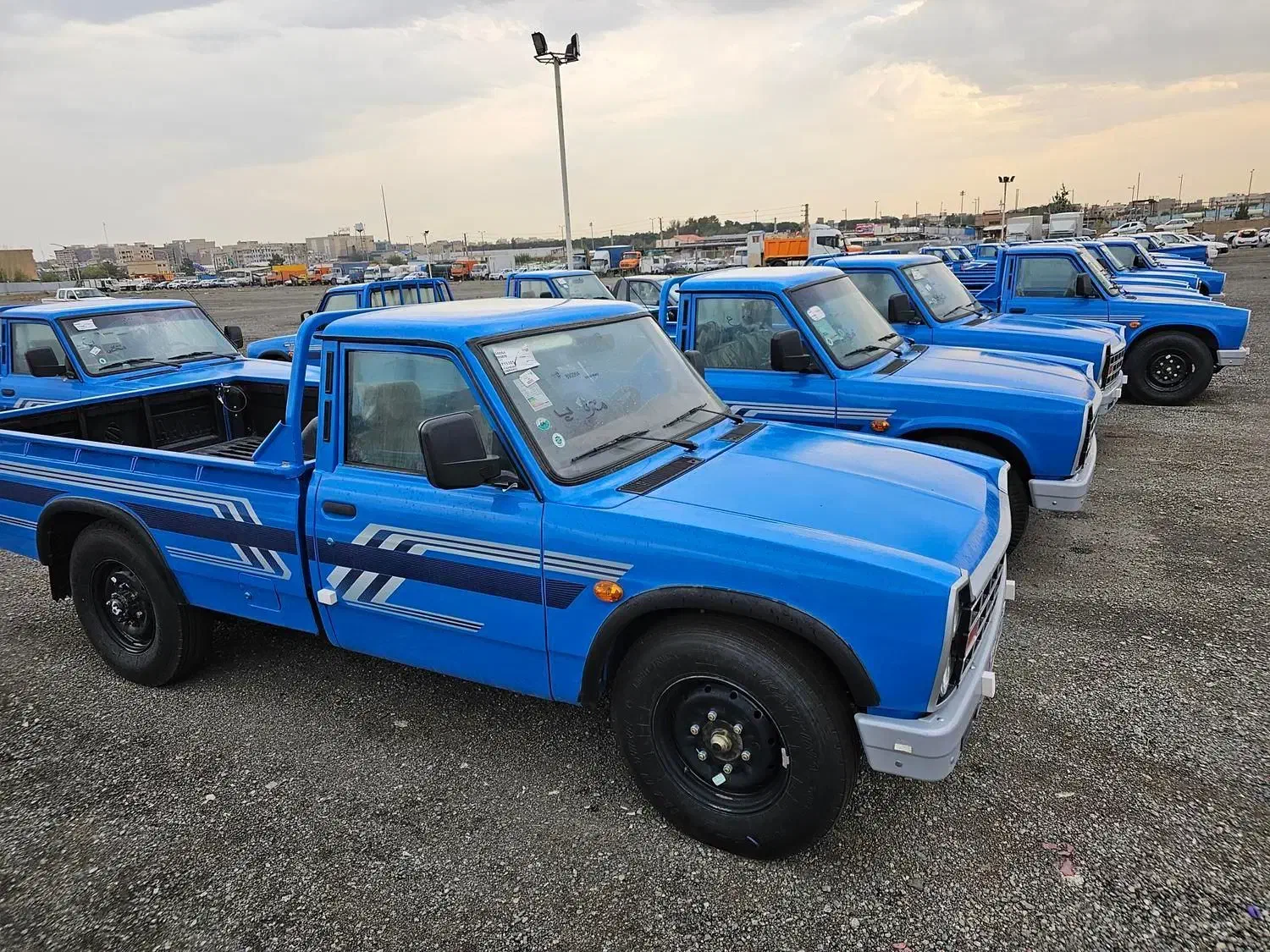 وانت نیسان دوگانه سوز آپشنال رادیال1404آماده تحویل|خودرو سواری و وانت|قدس, شهر‌قدس|دیوار