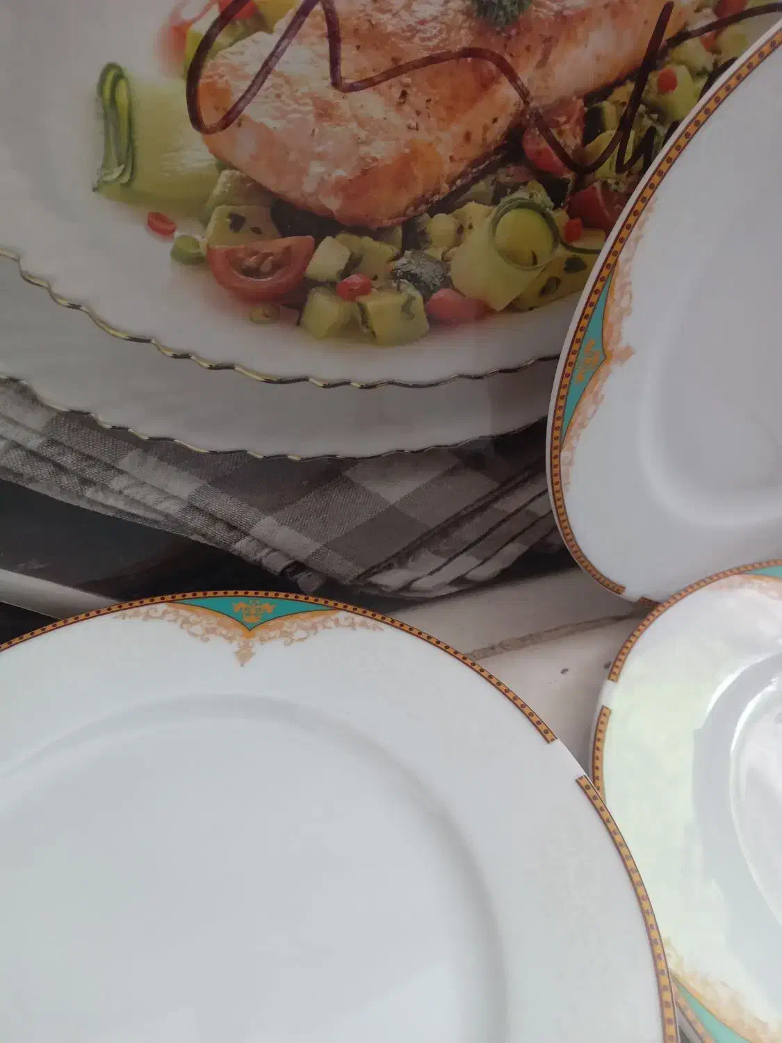 میوه خوری چینی و ارکوپال|ظروف سرو و پذیرایی|بم, |دیوار